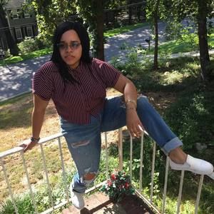 Meet your Posher, Dina